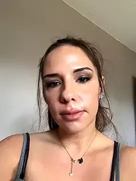 Freechat SweetBella95_ on StripChat