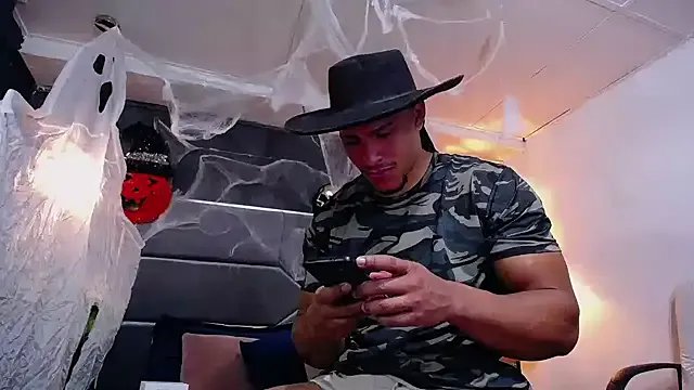 teddyfit19cm on StripChat 