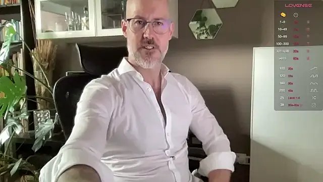 Freechat the_new_fit_rubinho on StripChat