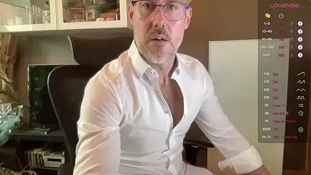 Freechat the_new_fit_rubinho on StripChat