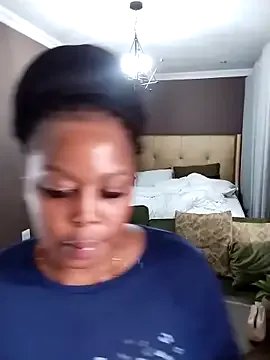 Freechat ThickyMinajxx on StripChat