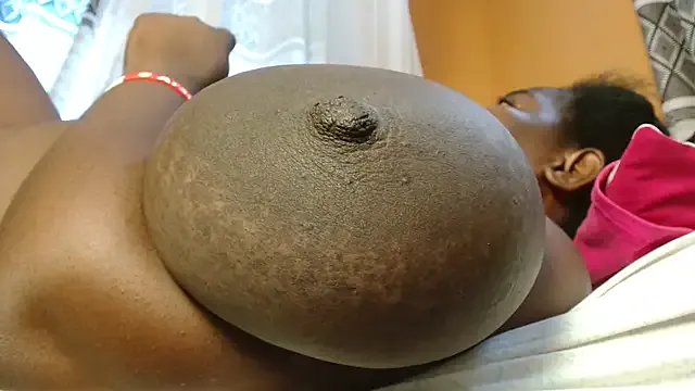 Freechat titi_fiesta on StripChat