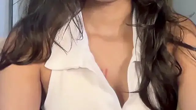 Freechat Wow-nisha on StripChat